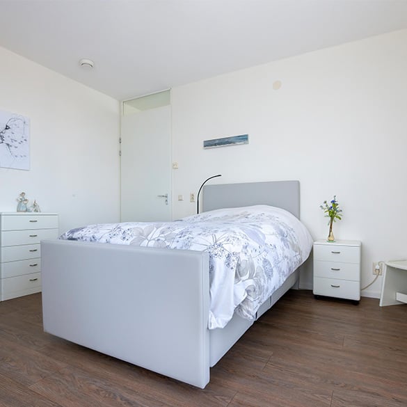 Voor aanzicht bed Dinie